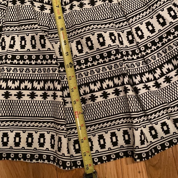 🦋 3/$15 MIAMI black and white Aztec print skater skirt - Picture 8 of 9